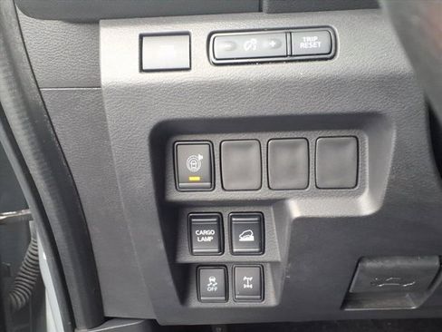 Used 2022 Nissan Frontier PRO-4X w/ Technology Package image 21