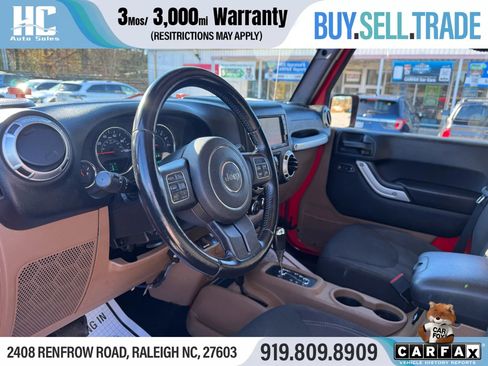 Used 2015 Jeep Wrangler Unlimited Sahara w/ Connectivity Group image 13