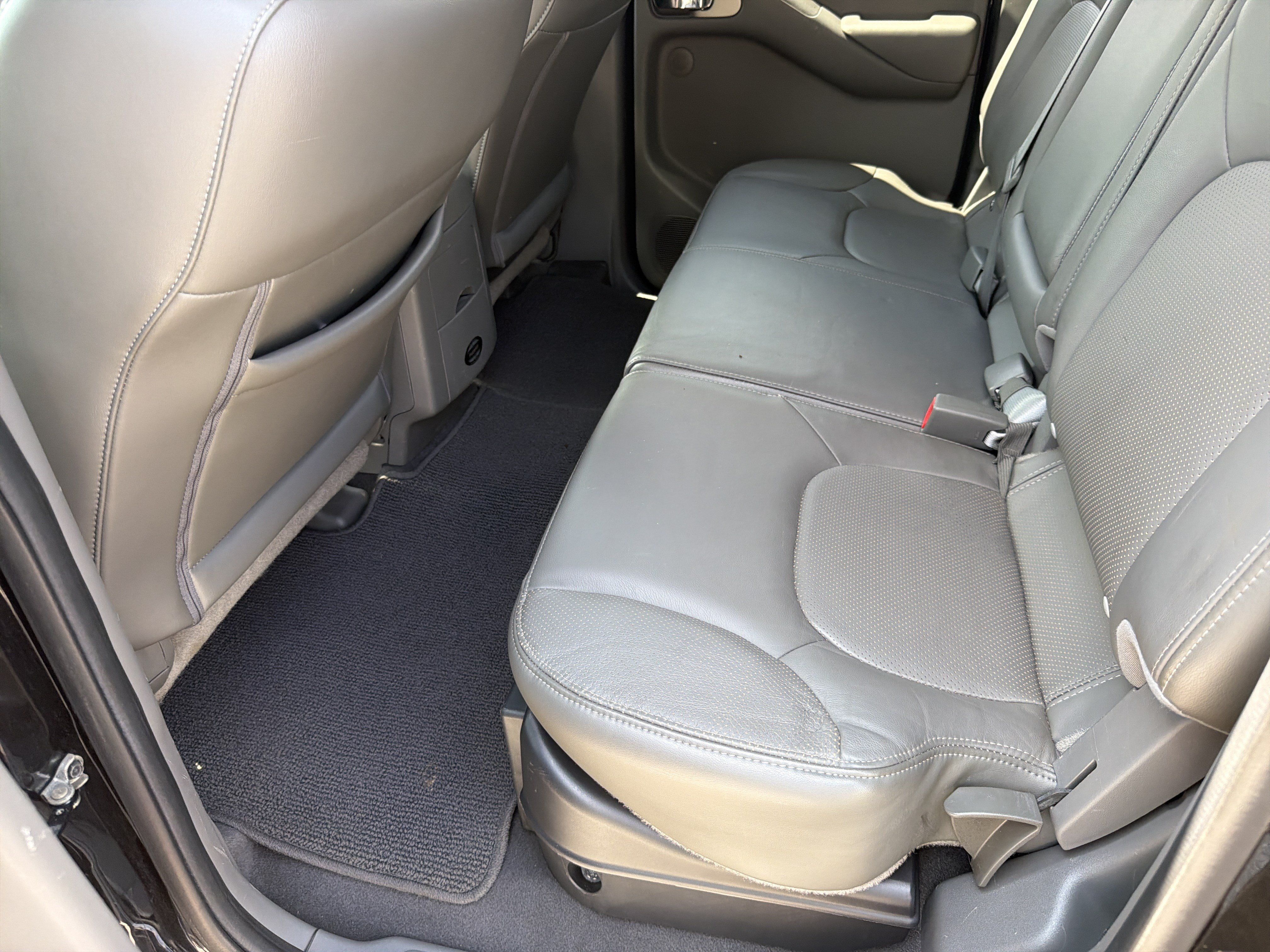 Used 2019 Nissan Frontier SL RWD image 29