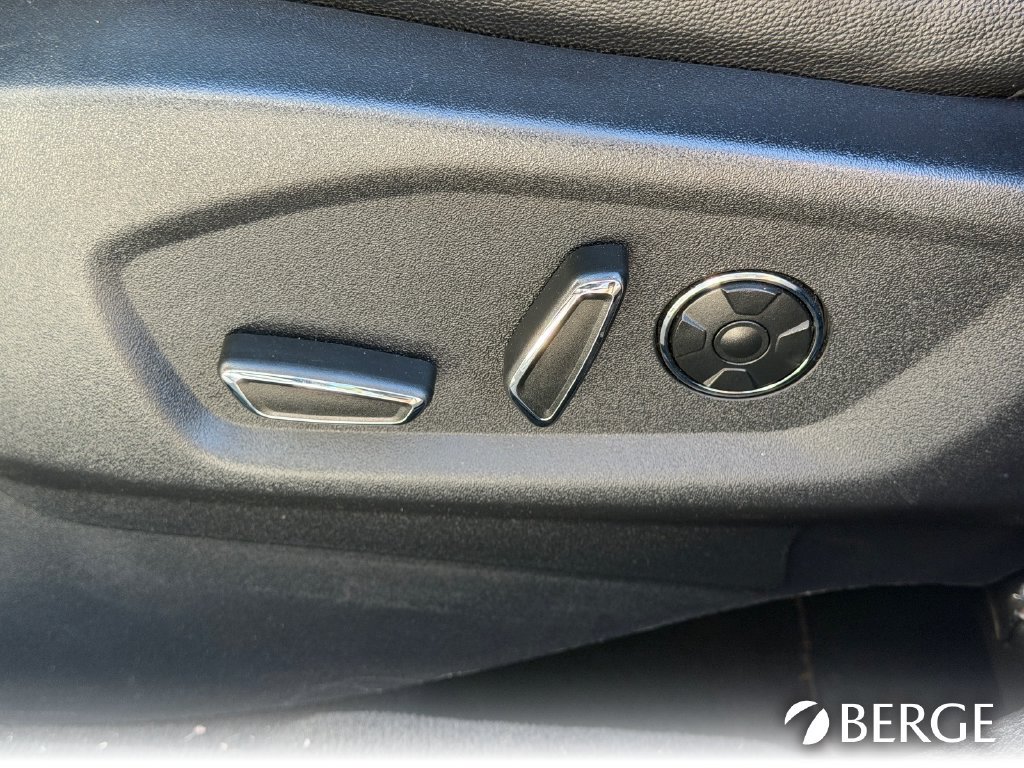 Used 2016 Ford Explorer Limited w/ Equipment Group 301A FWD image 17