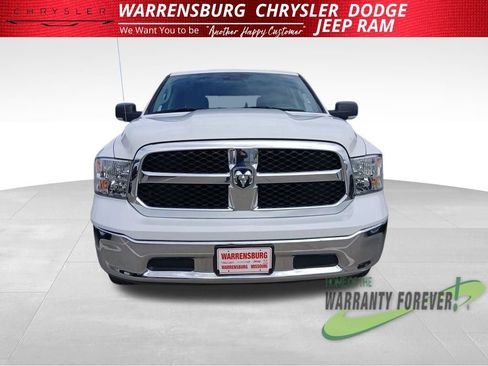 Used 2019 RAM 1500 Classic SLT w/ Luxury Group image 7