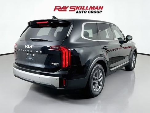 Used 2023 Kia Telluride LX AWD/4WD image 7