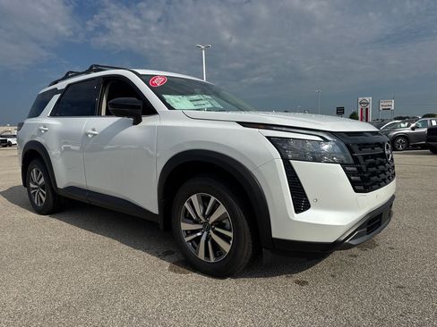 New 2026 Nissan Pathfinder SL AWD/4WD image 9