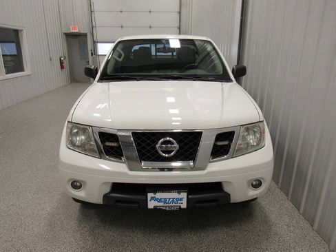 Used 2019 Nissan Frontier SV w/ Value Truck Package AWD/4WD image 9