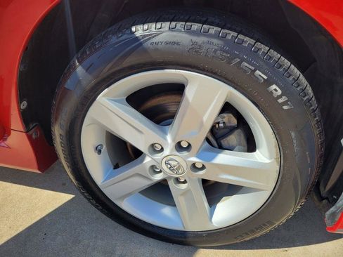 Used 2012 Toyota Camry SE FWD image 19