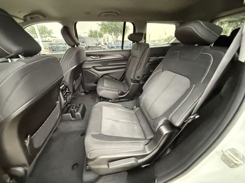 Used 2023 Jeep Grand Cherokee L Laredo RWD image 29