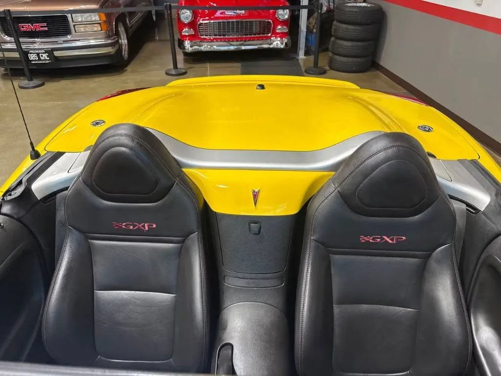 Used 2007 Pontiac Solstice GXP w/ Premium Package RWD image 15