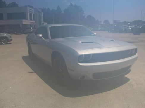 Used 2022 Dodge Challenger SXT w/ Plus Package RWD image 10