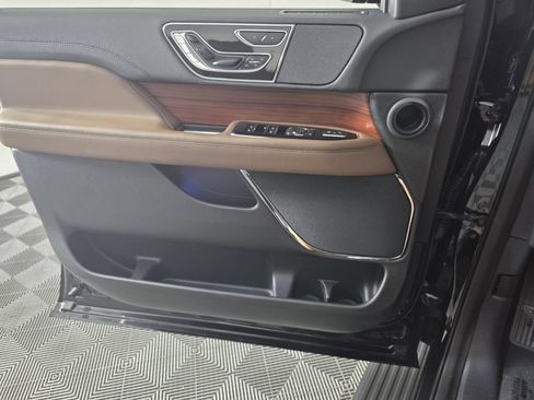 Used 2024 Lincoln Navigator Reserve AWD/4WD image 22