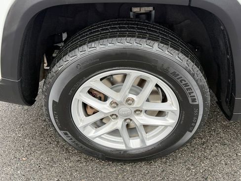 Certified 2021 Jeep Grand Cherokee L Laredo w/ Luxury Tech Group I image 14