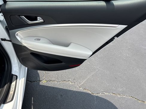 New 2025 Genesis G70 2.5T image 16