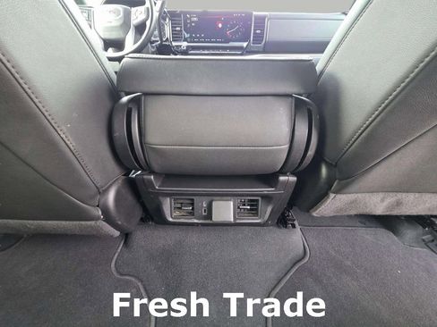 Used 2024 GMC Sierra 1500 SLT image 8