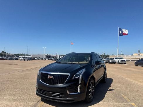 Used 2022 Cadillac XT5 Sportv w/ Platinum Package AWD/4WD image 7