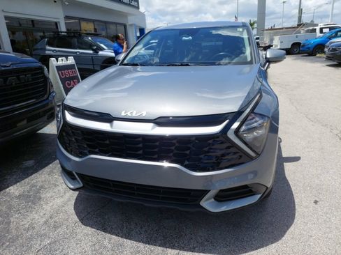 Used 2023 Kia Sportage EX FWD image 2