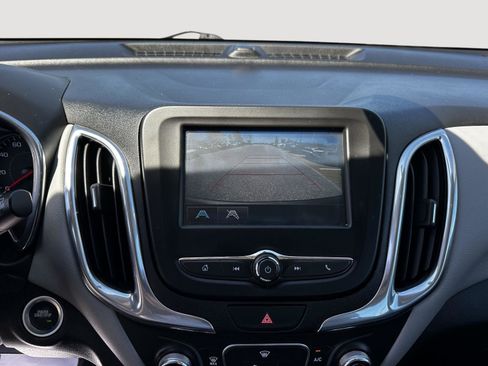 Used 2018 Chevrolet Equinox LS FWD image 15