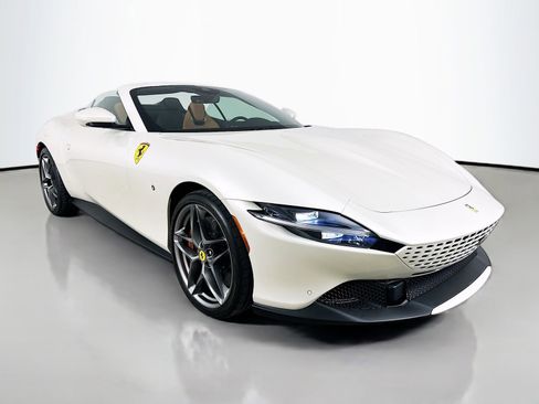 Used 2024 Ferrari Roma Spider RWD image 3