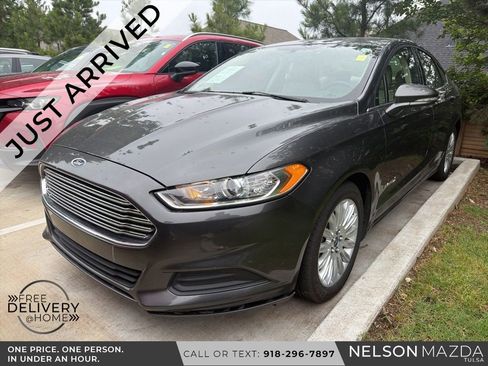 Used 2016 Ford Fusion SE FWD image 1