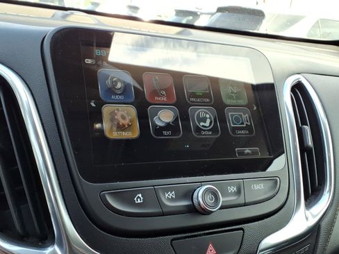 Used 2018 Chevrolet Equinox Premier FWD image 10