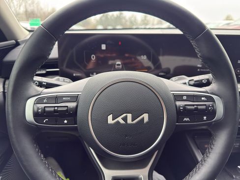 Used 2025 Kia K5 EX image 16