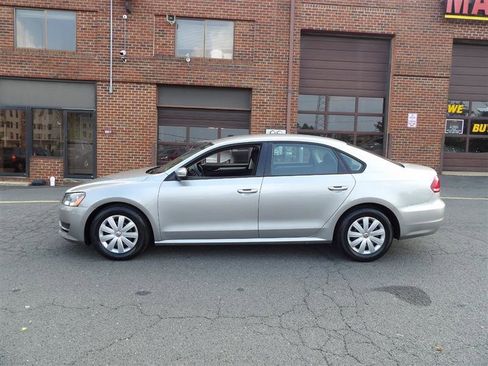 Used 2013 Volkswagen Passat 2.5 S image 4