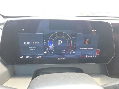 Used 2024 Chevrolet Traverse LT w/ Midnight/Sport Edition AWD/4WD image 16