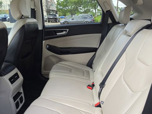 Used 2016 Ford Edge Titanium w/ Technology Package image 21