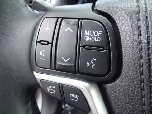 Used 2016 Toyota Highlander XLE w/ Protection Package #3 AWD/4WD image 21