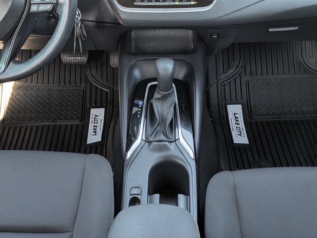 Used 2025 Toyota Corolla LE FWD image 16