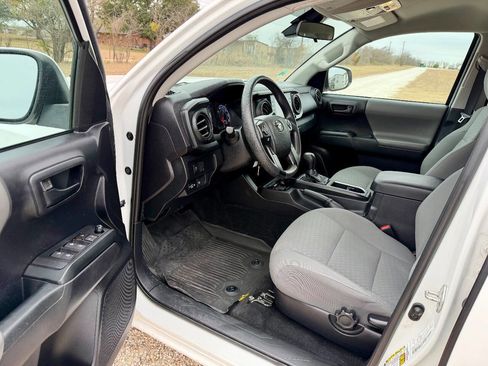 Used 2021 Toyota Tacoma SR image 12
