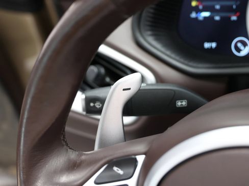 Used 2019 Aston Martin DB11 Volante RWD image 28