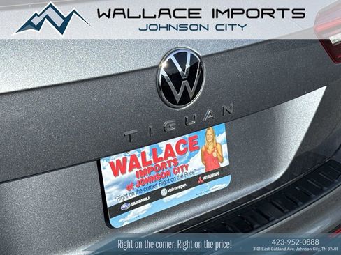 Certified 2023 Volkswagen Tiguan SE R-Line image 10