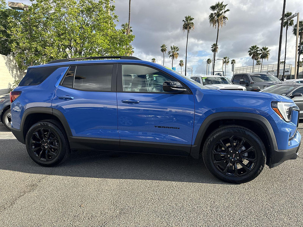 Used 2025 GMC Terrain Elevation w/ Black Edition AWD/4WD image 4