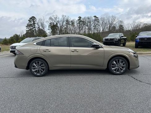 New 2026 Nissan Sentra SL image 9