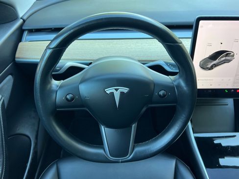 Used 2018 Tesla Model 3 Mid Range image 14