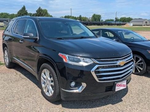 Used 2021 Chevrolet Traverse High Country AWD/4WD image 2