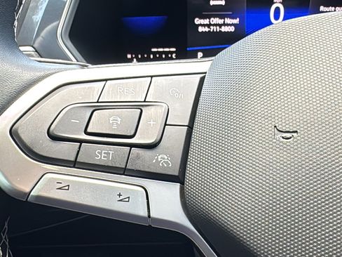 Used 2023 Volkswagen Tiguan SE R-Line image 25