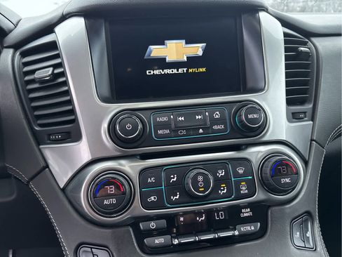 Used 2020 Chevrolet Suburban LT image 15