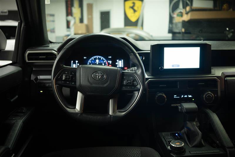 Used 2025 Toyota 4Runner SR5 AWD/4WD image 17