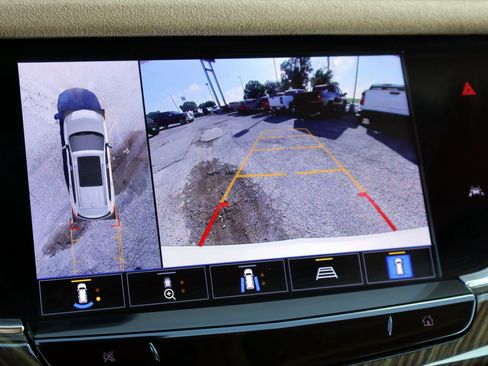 Used 2022 Cadillac XT6 Premium Luxury w/ Platinum Package image 26