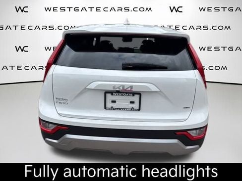Used 2025 Kia Niro LX image 10