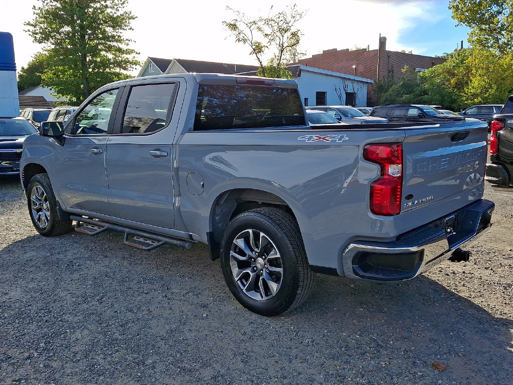 Used 2024 Chevrolet Silverado 1500 LT AWD/4WD image 6