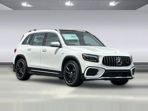 Used 2026 Mercedes-Benz GLB 35 AMG 4MATIC image 7