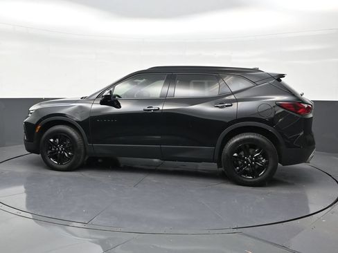 Used 2022 Chevrolet Blazer LT FWD image 2