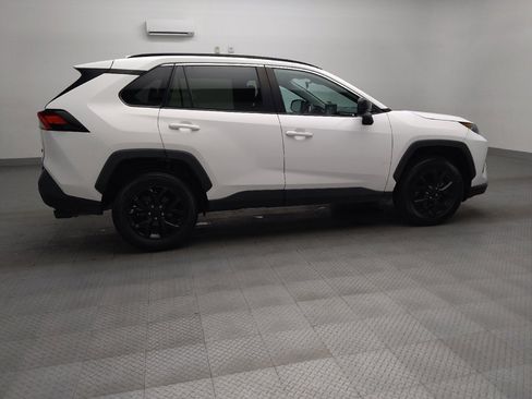 Used 2021 Toyota RAV4 LE FWD image 10