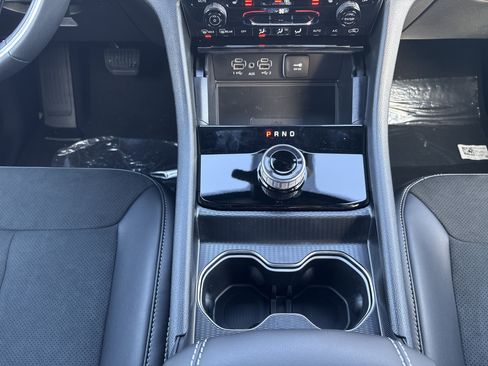 New 2025 Jeep Grand Cherokee Altitude image 23