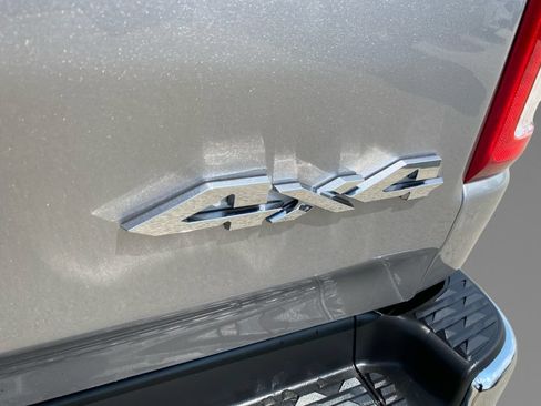 Used 2020 RAM 1500 Big Horn AWD/4WD image 18