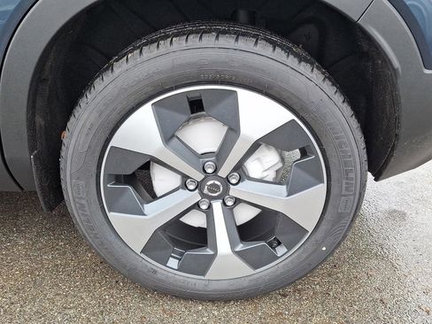 New 2026 Volvo XC40 B5 Core w/ Climate Package AWD/4WD image 5