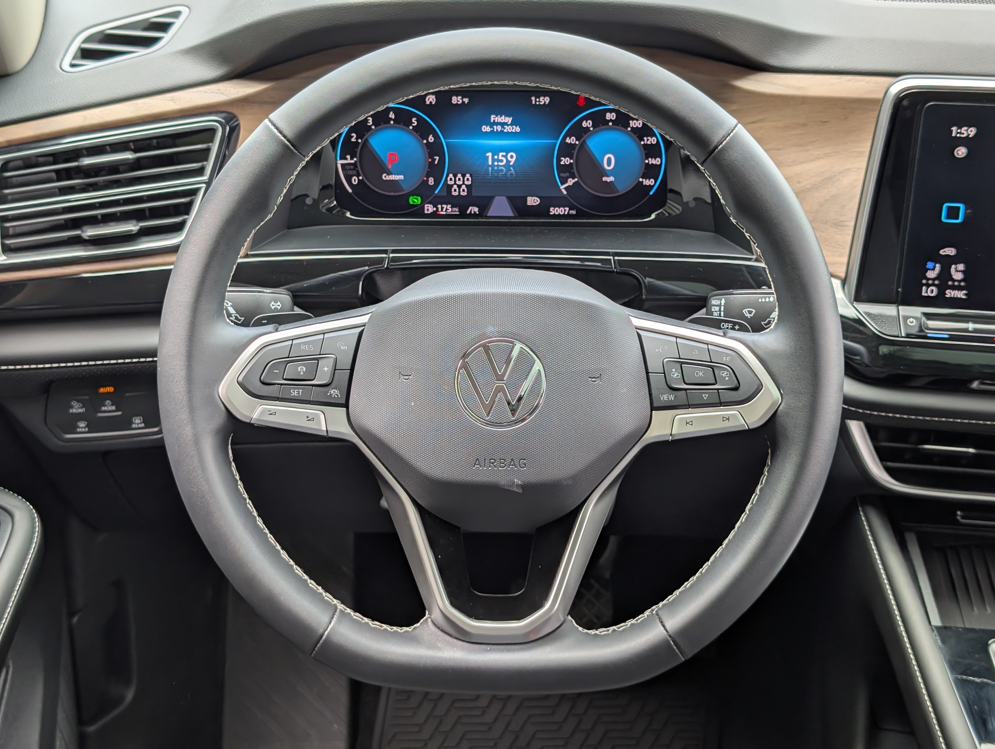 Used 2026 Volkswagen Atlas SE w/ Panoramic Sunroof Package FWD image 28