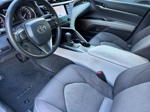 Used 2019 Toyota Camry LE image 10