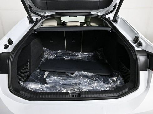 New 2025 Audi A6 e-tron Premium image 30